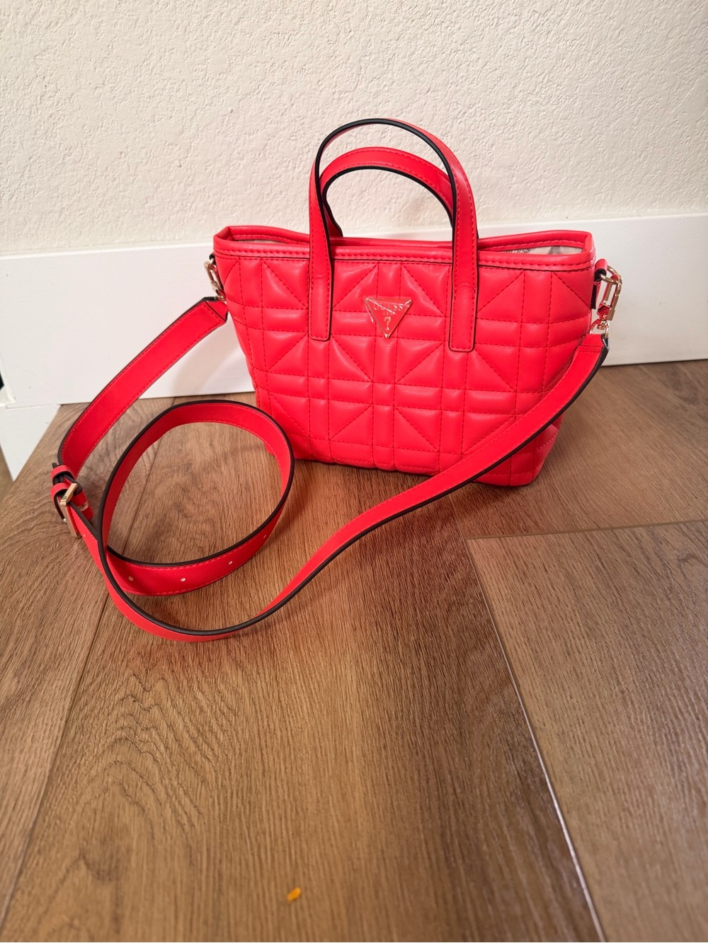 NWOT - Coral Quilted Vegan Leather Handbag with Detachable Strap - Guess